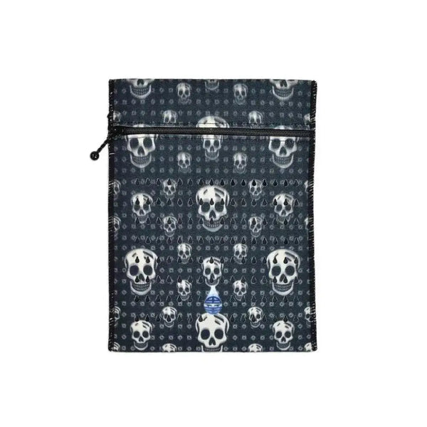 Insulin cooling wallet for kids featuring a skull design, fits 4 insulin pens or 8 vials, Dia-Cool.