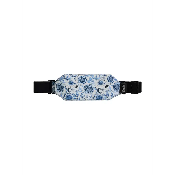 Floral-patterned fanny pack in blue and white for insulin pump, Dia-Body Pouch Basic