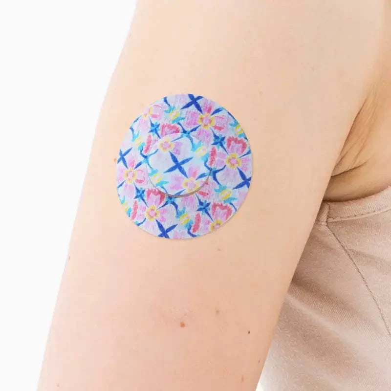 freestyle libre 3 patch with sticker on the arm Immagine