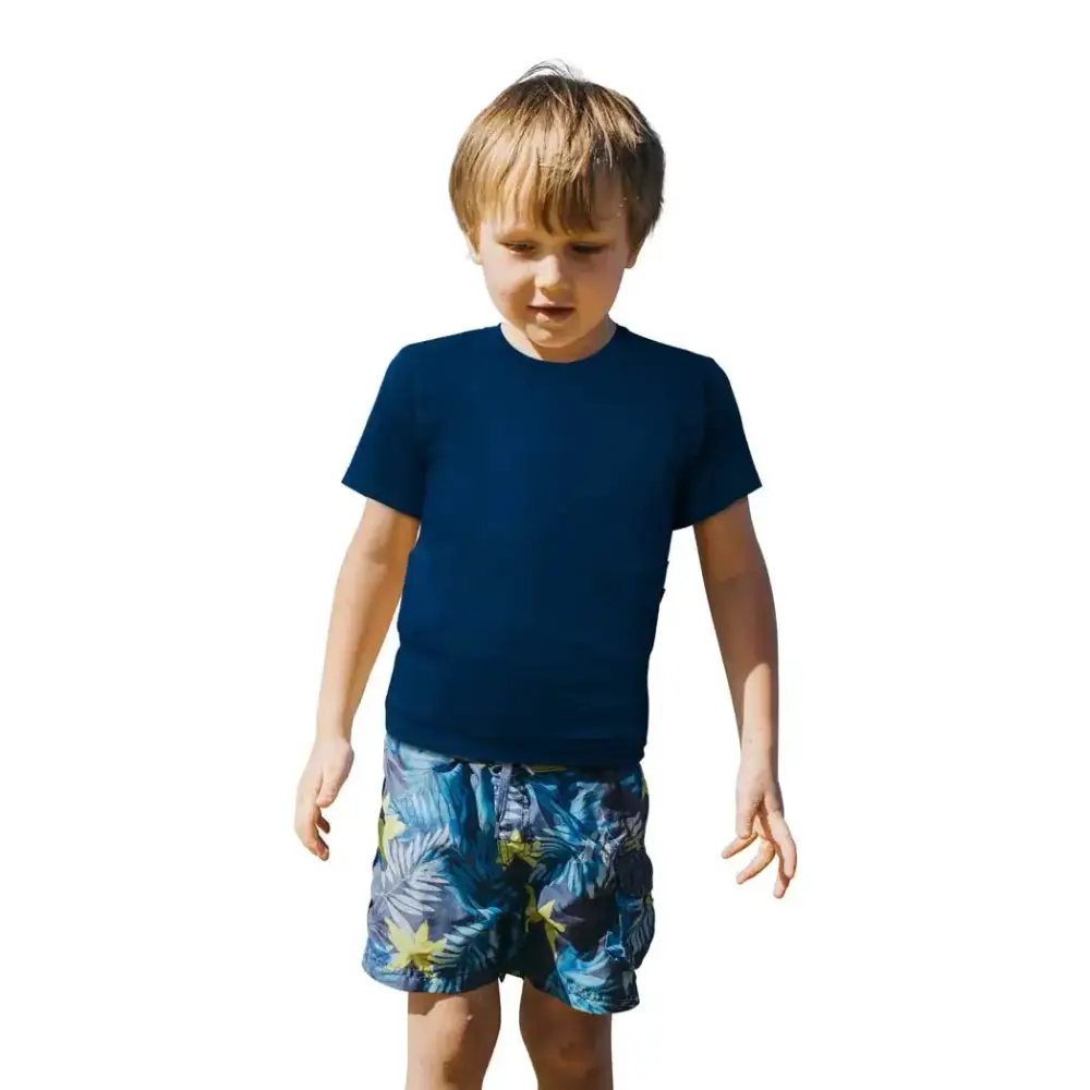 Comfortable insulin pump T-shirt for kids with side pockets.