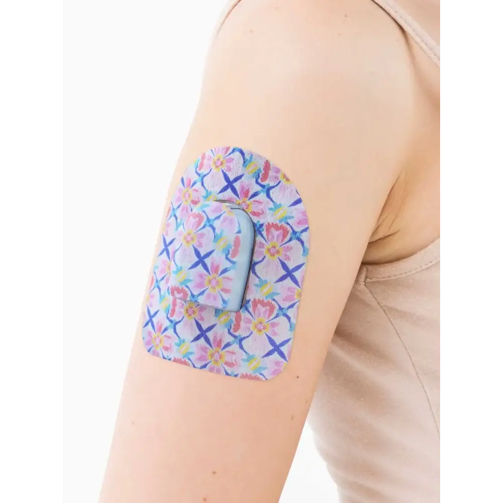 Cerotto adesivo per Pod Omnipod, serie Spring, sul braccio, primo piano