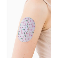 Cerotto adesivo per Dexcom G7, serie Spring, sul braccio, primo piano