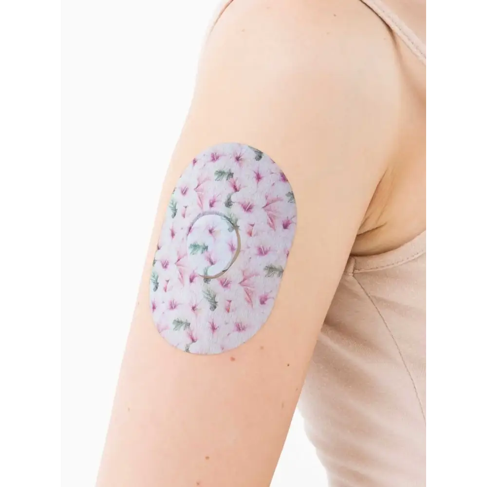 Cerotto adesivo per Dexcom G7, serie Spring, sul braccio, primo piano