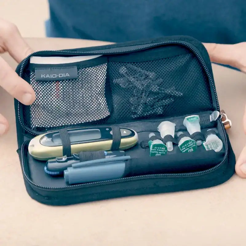 glucometer-insulin-pen-case.webp__PID:736872cb-fafb-47a9-8cc3-3405482efeae Immagine