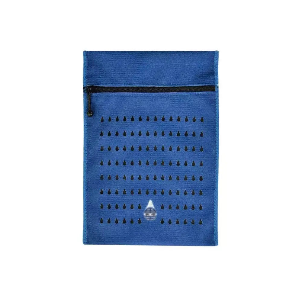Insulin cooler travel case in blue, designed to hold up to 3 insulin pens or 5 vials, featuring a zippered closure and water evaporation cooling technology.